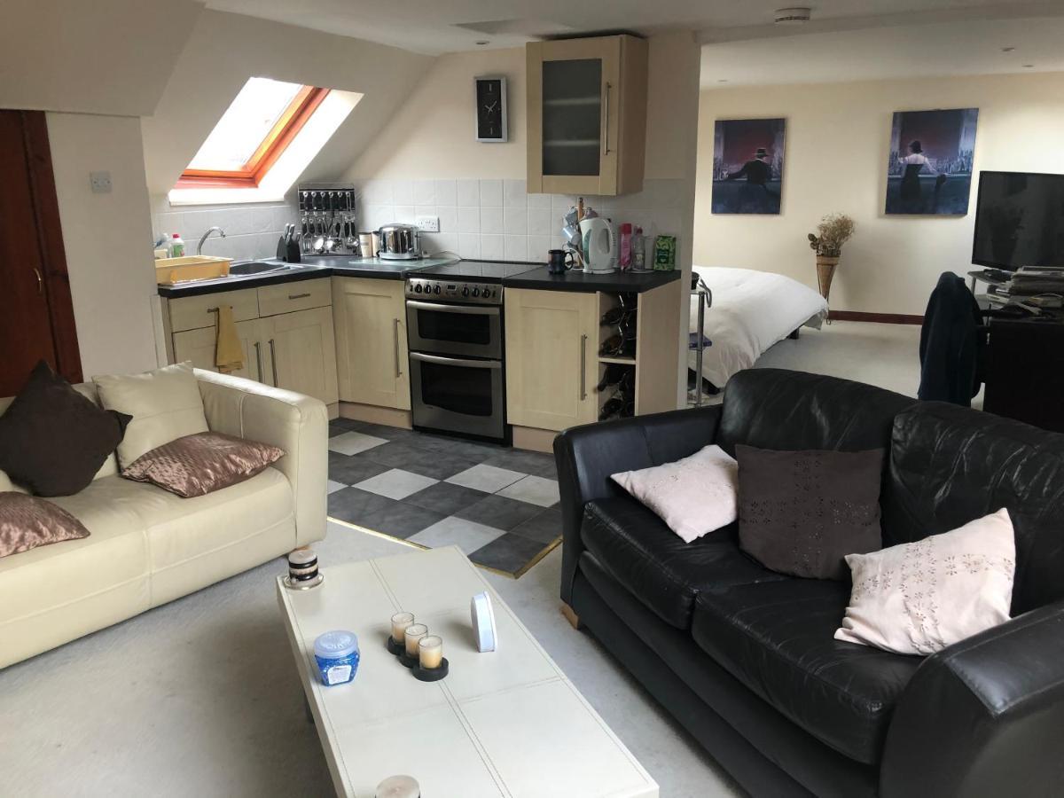 Executive Serviced Apartments 2 Forfar Buitenkant foto